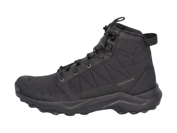 Tenis Puma Boulder WTR en color negro, estilo bota de senderismo con suela robusta y cierre de cordones.