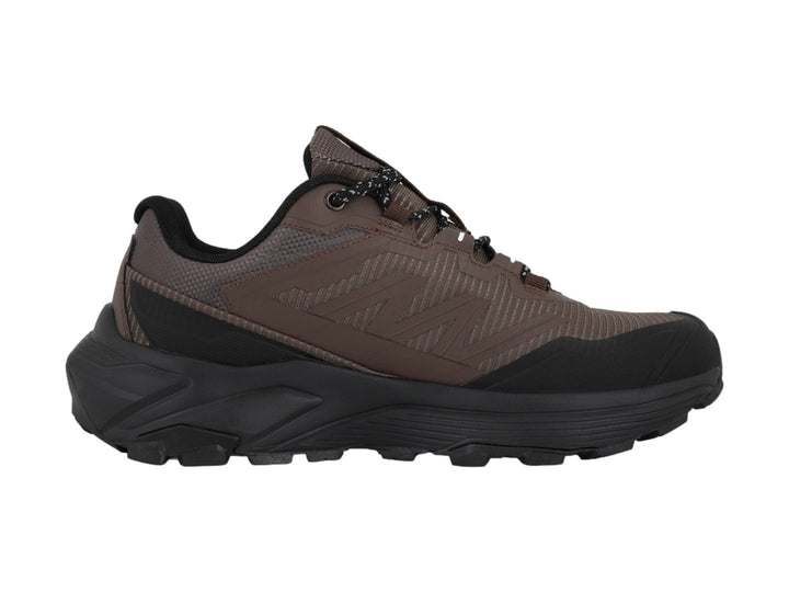 Tenis K-Swiss XR-Reiner en color café y negro con suela robusta para actividades deportivas.