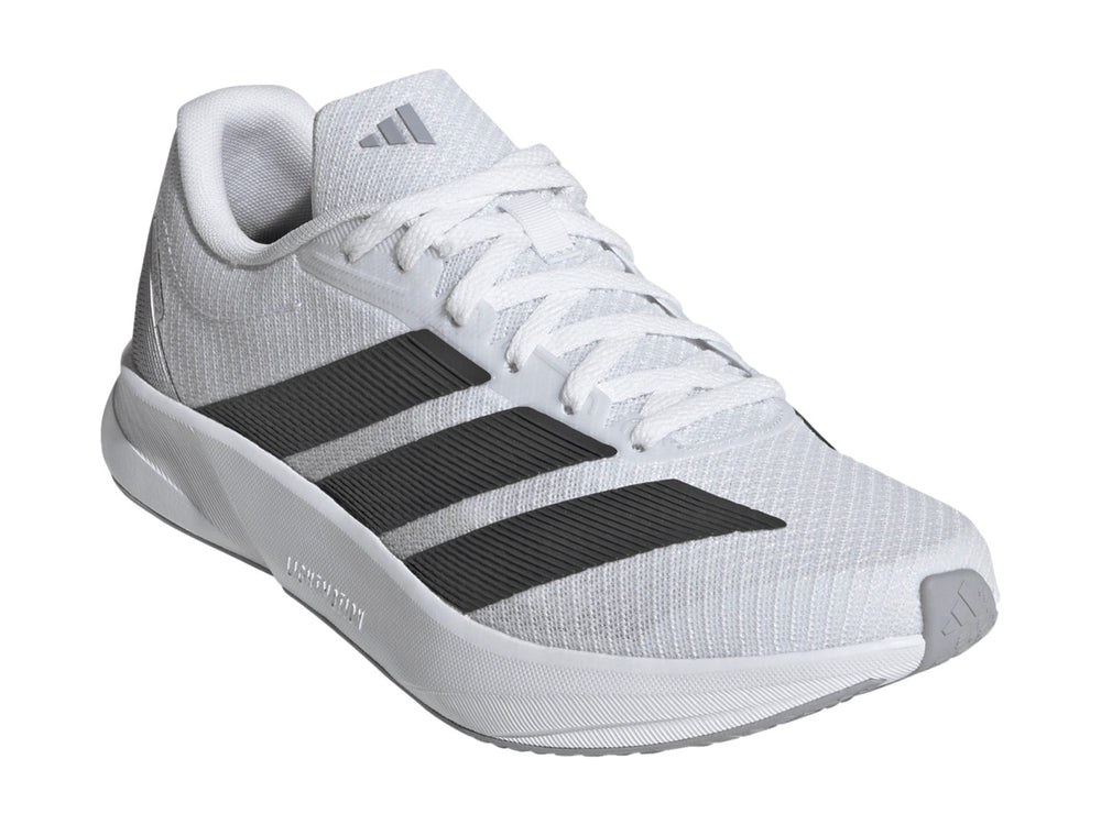 Tenis Adidas Duramo RC2 en color blanco con tres franjas grises laterales y suela blanca Lightmotion.