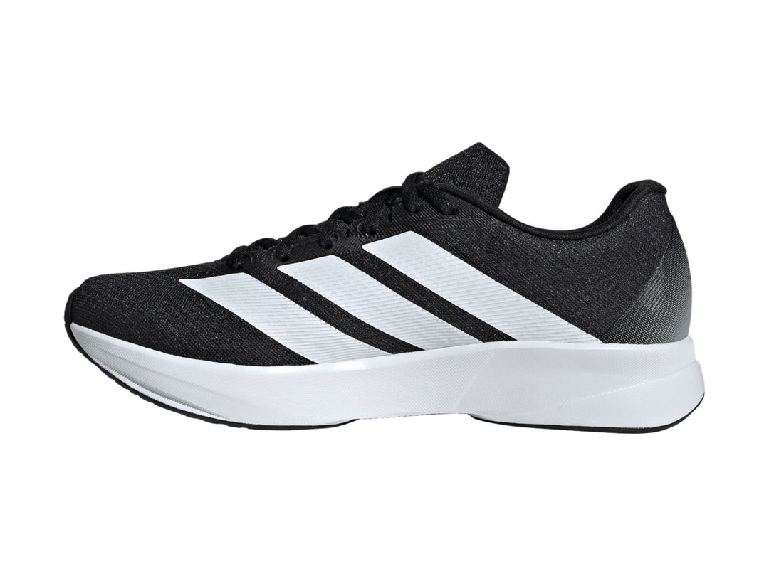 Tenis Adidas Duramo RC2 en color negro con tres franjas blancas laterales y suela blanca Lightmotion.