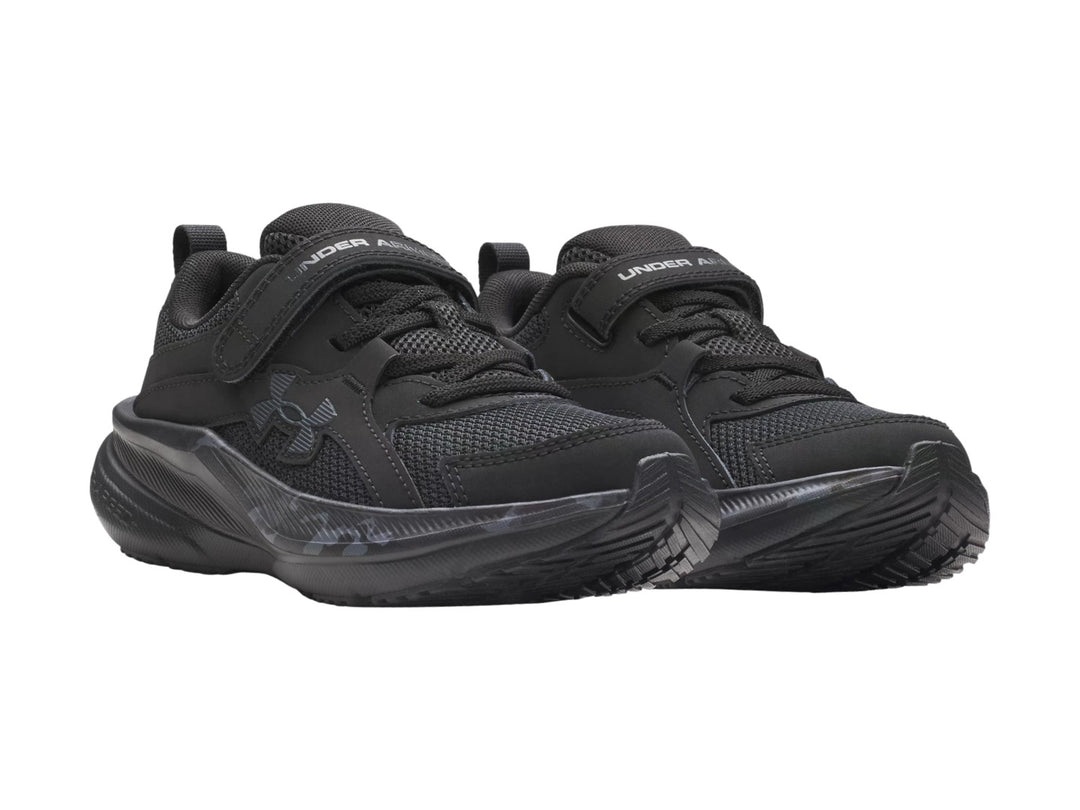 Tenis Under Armour BPS Assert 11 en color negro con detalles en antracita y cierre de velcro.