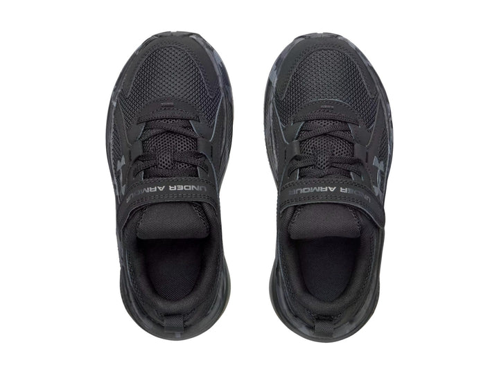 Tenis Under Armour BPS Assert 11 en color negro con detalles en antracita y cierre de velcro.