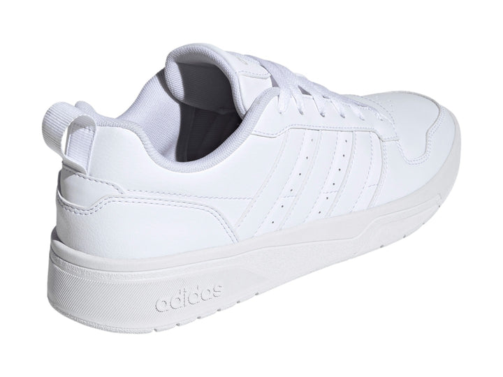 Tenis Adidas Courtwave color blanco total con suela blanca y detalles tonales.