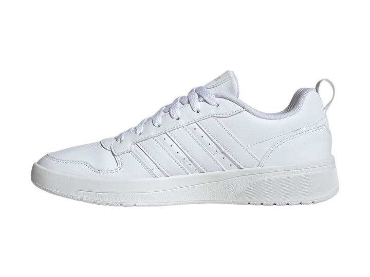 Tenis Adidas Courtwave color blanco total con suela blanca y detalles tonales.