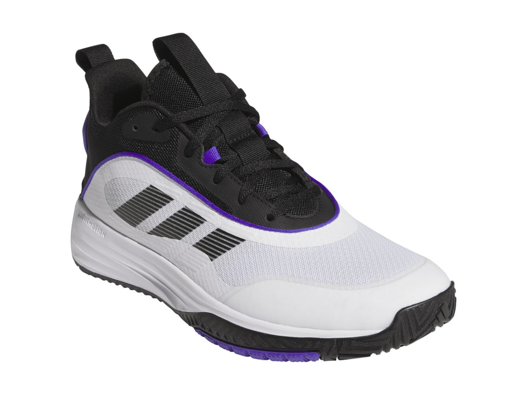 Tenis Adidas OwnTheGame 3.0 en color blanco con detalles en negro y morado para baloncesto.