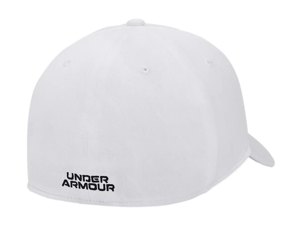 Gorra Under Armour de color blanco con logotipo negro bordado en el frente y visera curva.