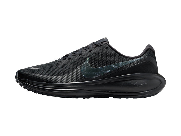 Tenis Nike Revolution 8 en color negro con suela amortiguada y tejido transpirable.