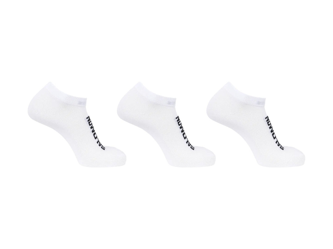 Paquete de tres pares de calcetas Salomon Everyday Lite Low en color blanco con logotipo negro lateral.
