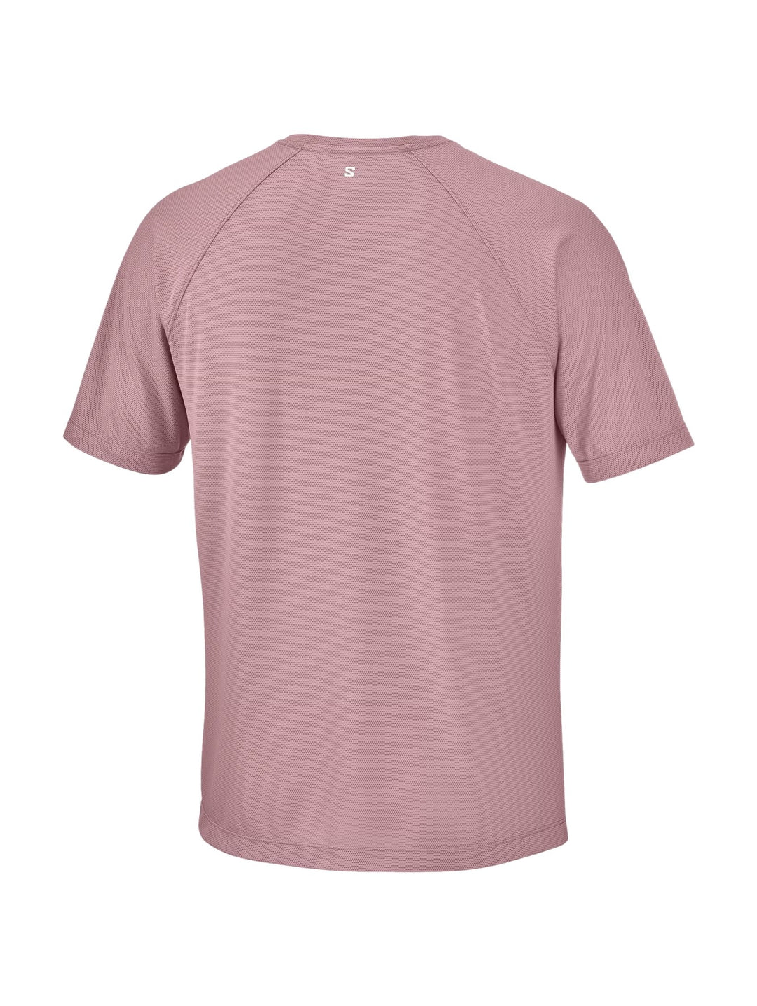 Hombre vistiendo playera deportiva Salomon Shakeout Core color antler con camiseta interior negra y shorts a juego.