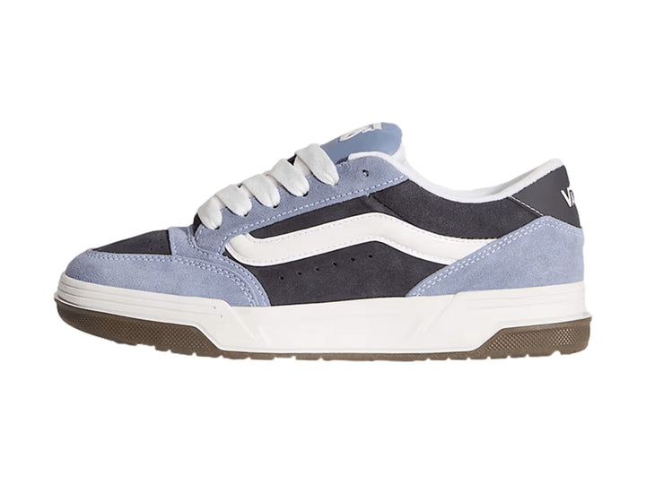 Tenis Vans Hylane en color azul Nineties Blue con detalles en blanco y suela café.