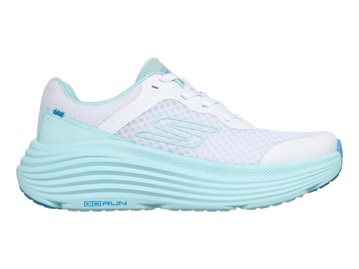 Tenis Skechers Max CS Endeavour en color azul claro y blanco con suela gruesa y malla transpirable.