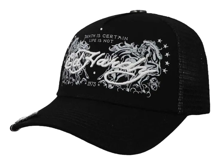 Gorra snapback negra de Cara Blanca con bordados blancos de caballos y texto Death is Certain